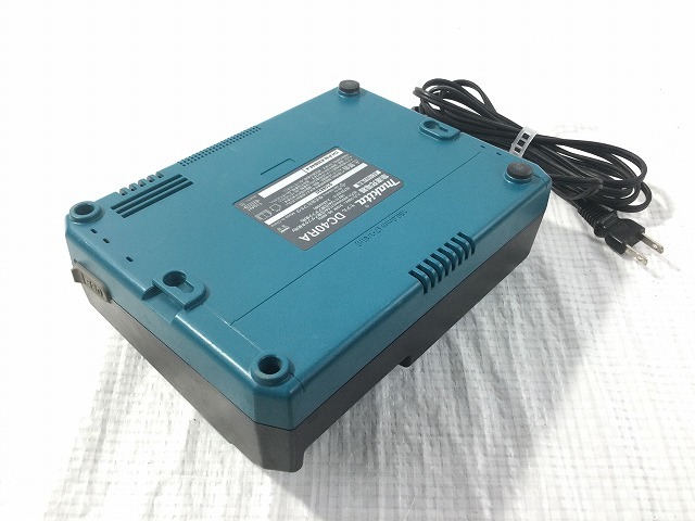 マキタ DC40RA 急速充電器 makita Makita - 中古品 純正 充電器 40Vmax用 ☆ 40V 特価 〈102-260222 40V｜Yahoo 充電器とバッテリーセット
