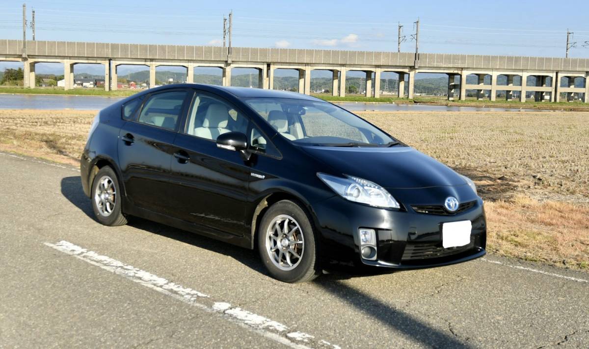 出品車両】トヨタ プリウス zvw30 平成22年式 ブラック 走行距離 176 