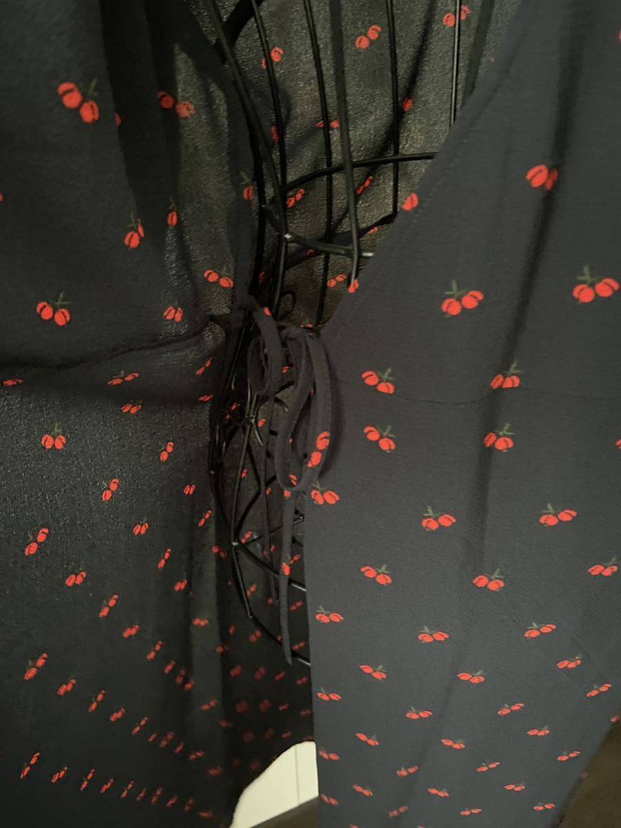 【美品　バッグ付】リゼッタ　スリーズ　さくらんぼ柄のワンピースとバッグのセット 美品 バッグ付】リゼッタ スリーズ さくらんぼ柄のワンピースとバッグ