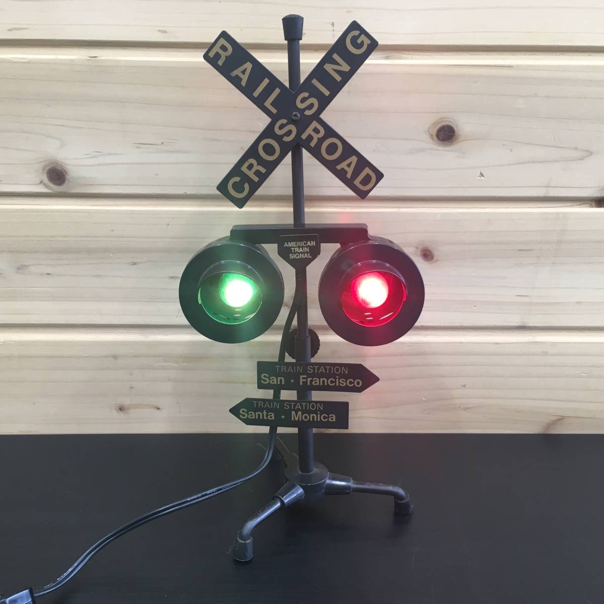Signal Train Vintage - American Railroad Stock Light Crossing Old 