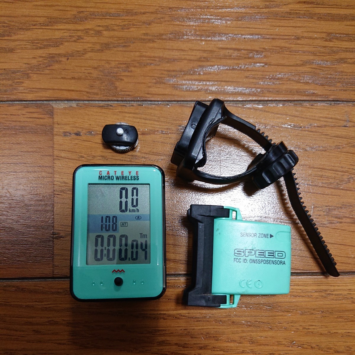 送料210円～☆CATEYE CC-MC200W チェレステカラー キャットアイ サイコン サイクルコンピューター ワイヤレス ビアンキ ロードバイク等に