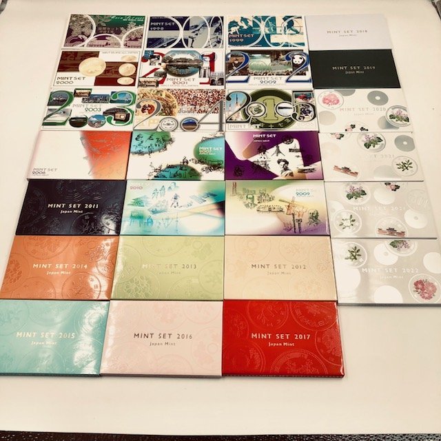  1997年 2022年 平成9年 令和4年 ミントセット おまとめ２７点セット 造幣局 貨幣セット(その他)｜売買されたオークション情報、yahooの商品情報をアーカイブ公開 - オークファン 記念硬貨