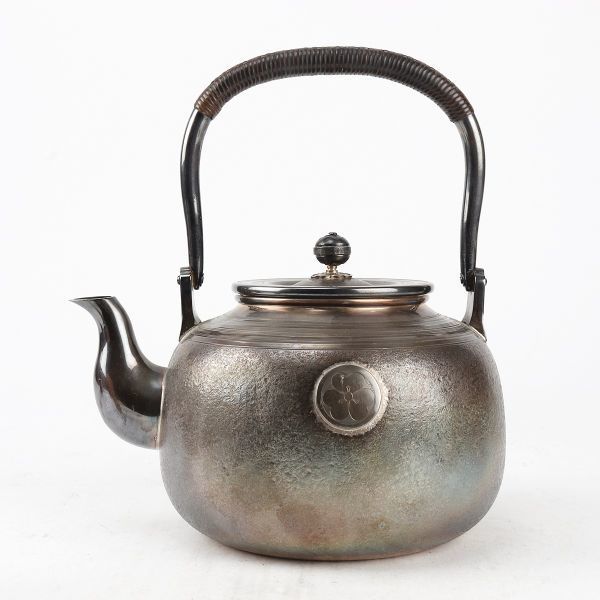 治金工師『吉原寿亀』造 純銀製 蕾摘蓋花石目打平丸 【