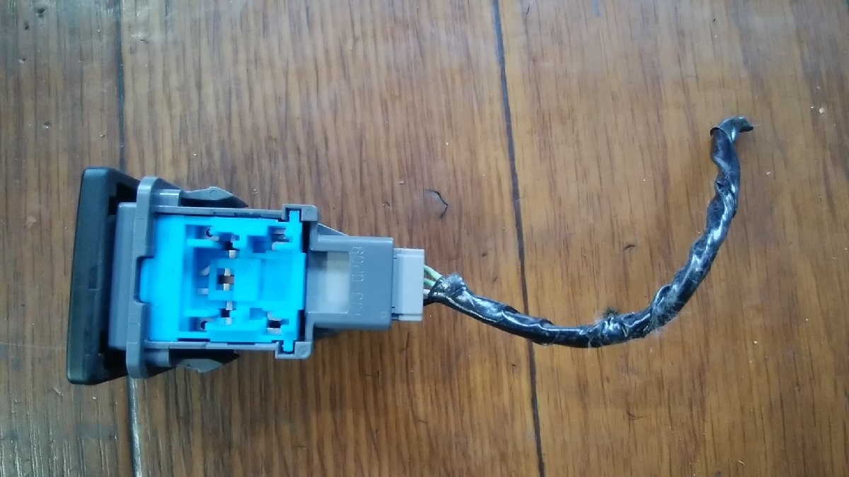 U#906 プロボックスHV 6AE-NHP160V 2020年 オートハイビームスイッチ(トヨタ用)｜売買されたオークション情報、yahoo ...