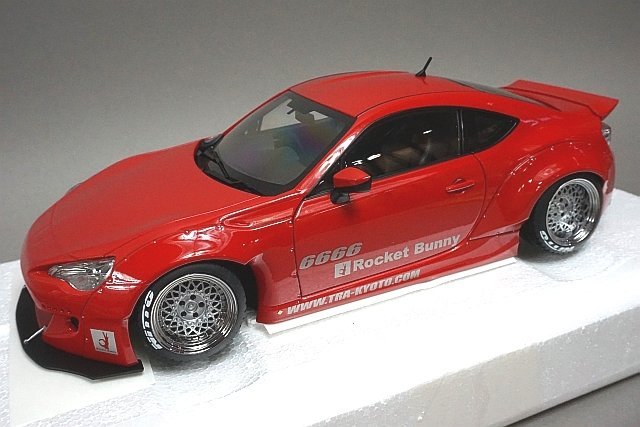 AUTOart オートアート 1/18 Rocket Bunny ロケットバニー TOYOTA