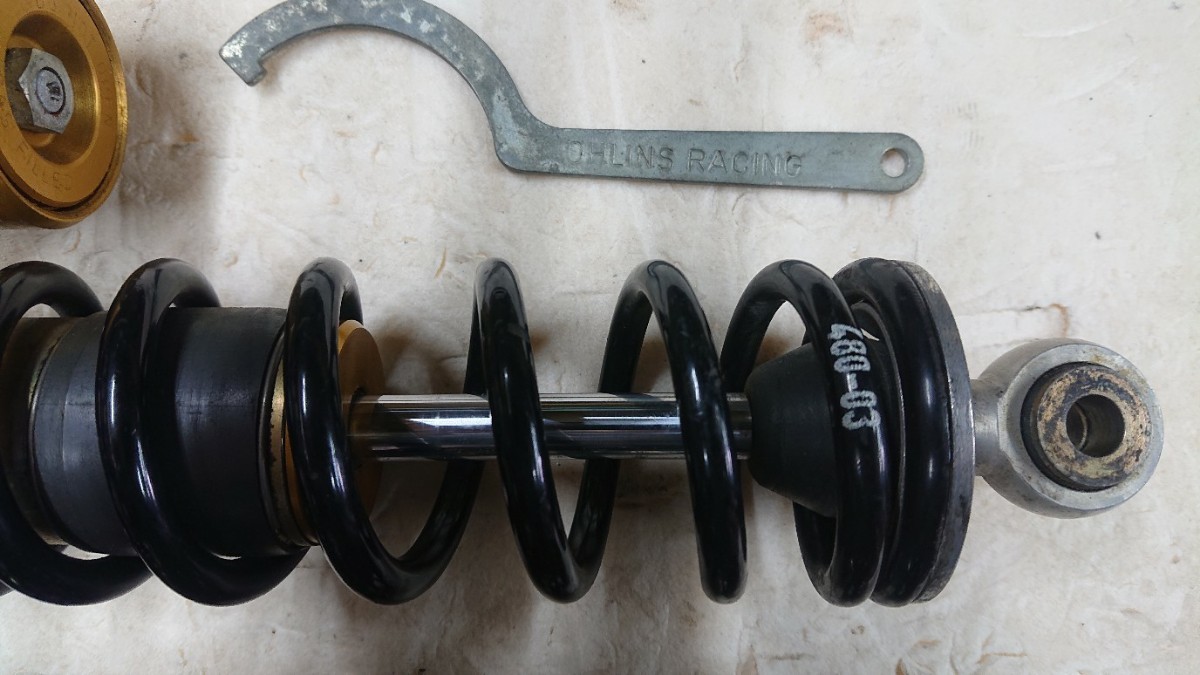 オーリンズ OHLINS What