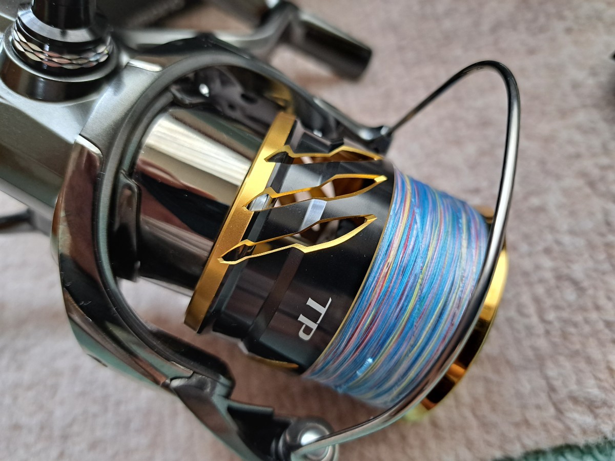 実釣未使用〉シマノ 20ツインパワー4000MHG オマケ多数 純正パーツ付属 