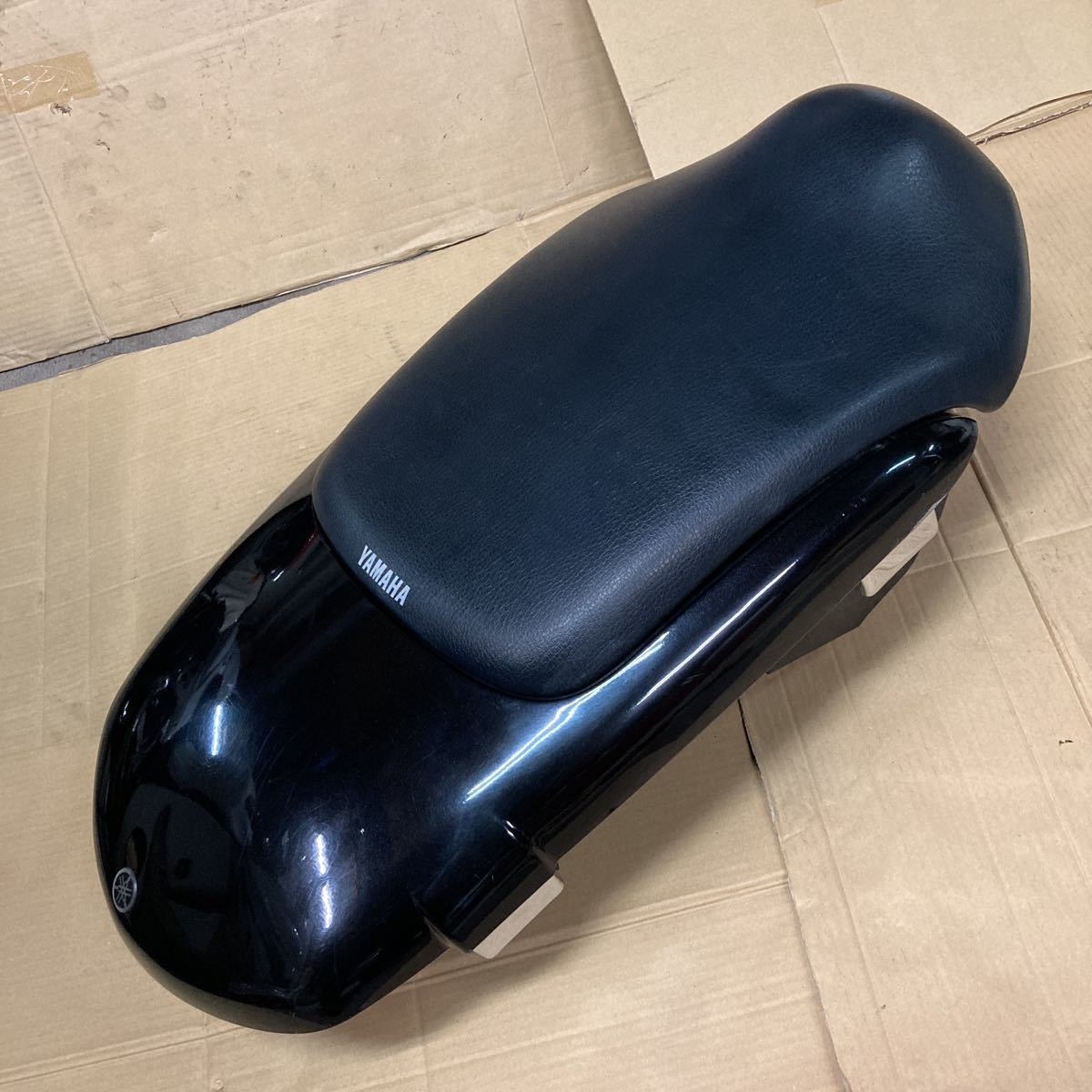 ヤマハ VOX 純正 シート メットイン バッテリーカバー ネジ付 SA31J 