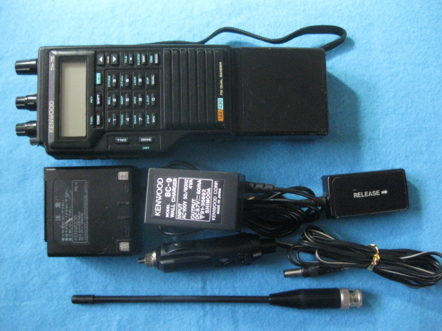 KENWOOD 430MHzFMトランシーバー KENWOOD⁄ケンウッド TH-F48 送料210円