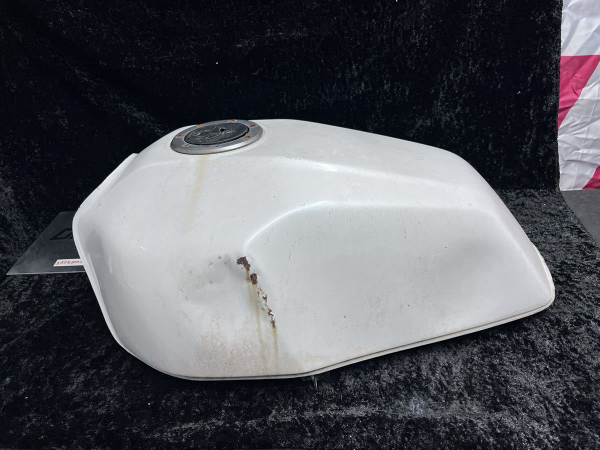 23052003 zrx400II タンク ジャンク　/カワサキ　zr400e ブレンボ 3ポット ゼファー シート チタン fcr