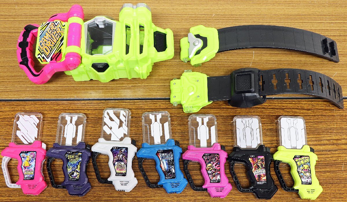 ☆値下げ☆仮面ライダーエグゼイド☆変身ベルト&ガシャットセット 仮面 