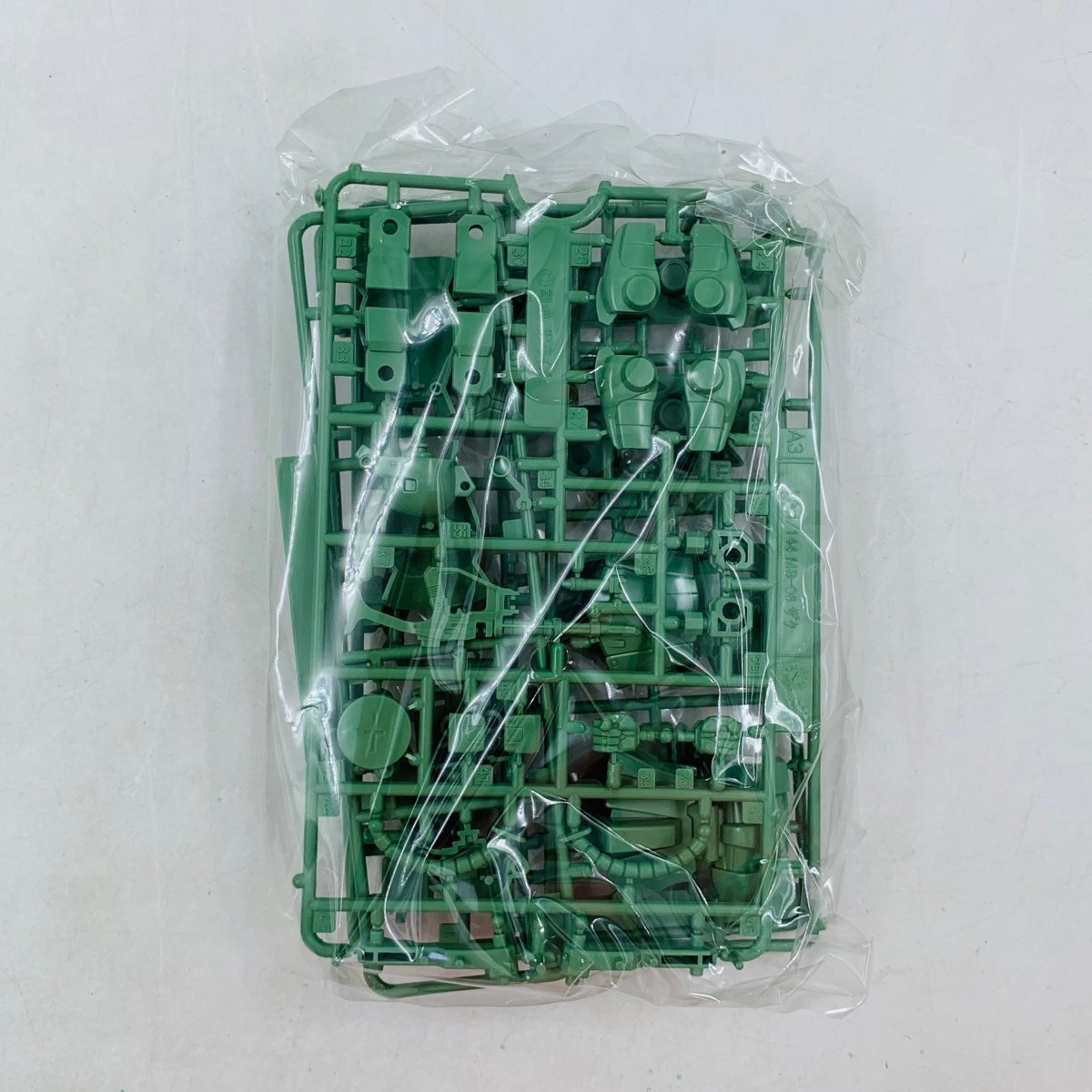 新品未組立 機動戦士ガンダム 1/144 MS-06F ZAKU II 量産型ザク_2