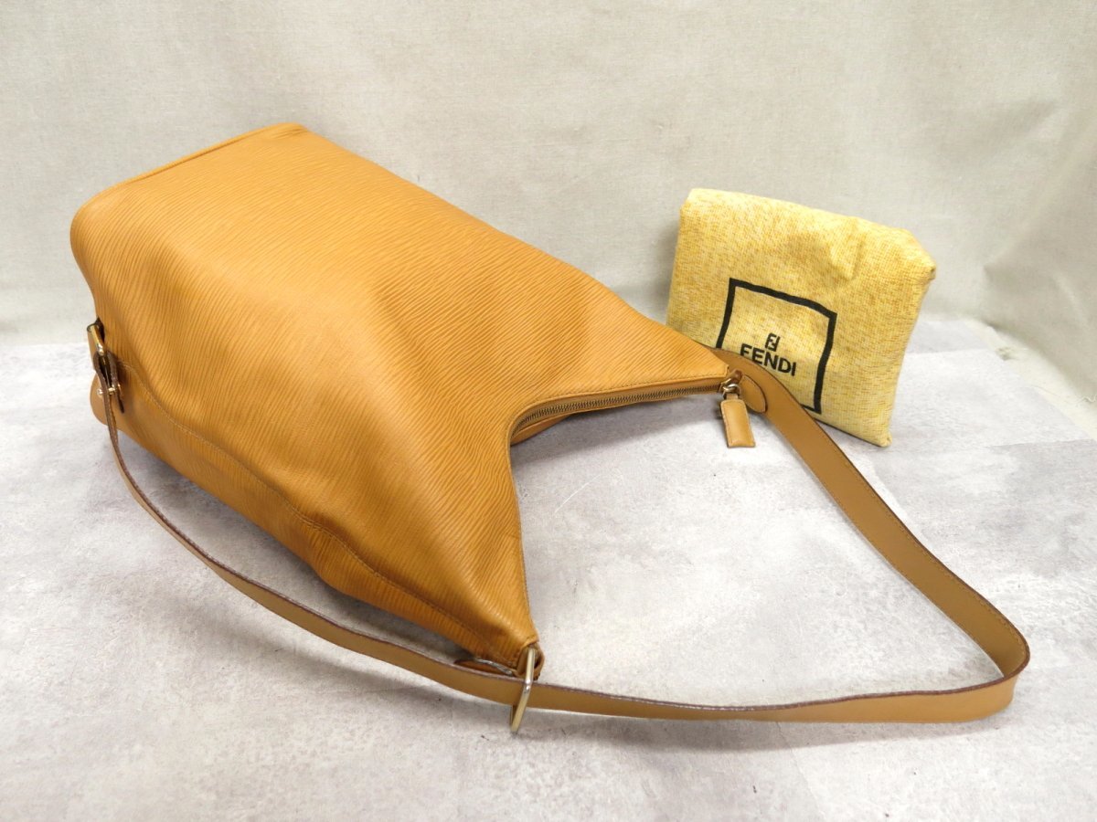 ○超美品○FENDI フェンディ○エピ カーフ レザー 本革○ワン 