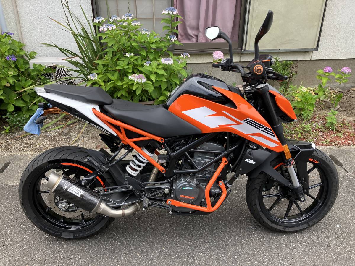 再出品(美車）DUKE125 オレンジ 走行少ない カスタム多数 走行距離 