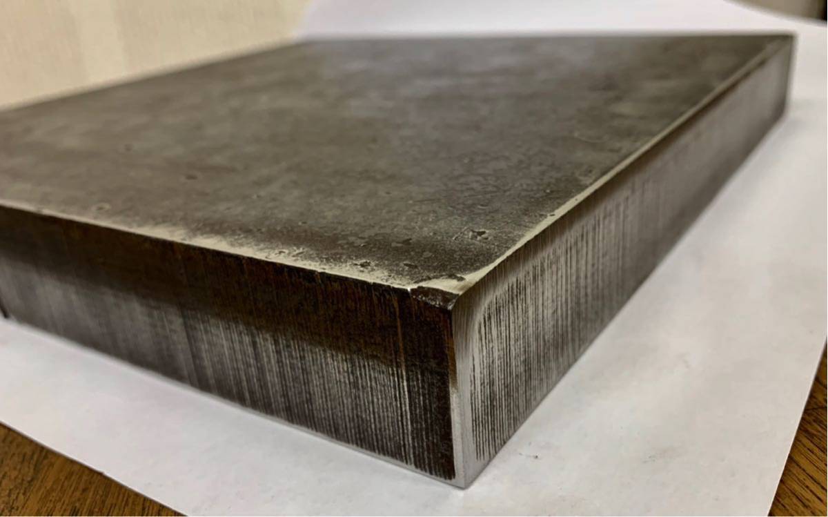 厚み30mm 鉄板 20cm×20cm 調理やDIYに 彫金/敷板/金床/作業台/キャンプ/バーベキュー/BBQ/プレート/金属/極厚/ステーキ/切板/天板