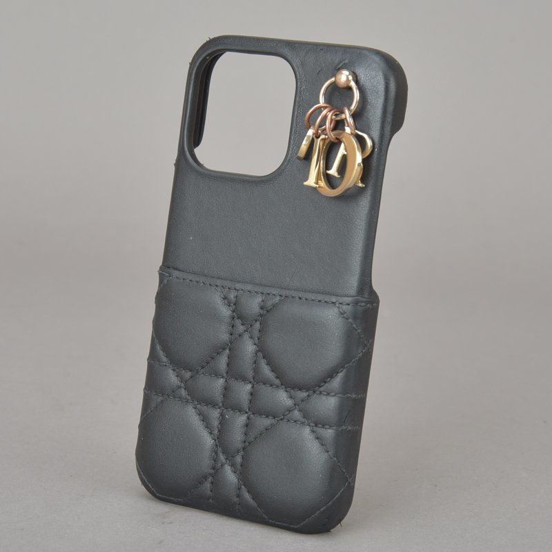 Lady Dior iPhone15Pro ケース カナージュ ラムスキン Lady Dior iPhone 15 Proケースカナージュ ラムスキン Lady Dior
