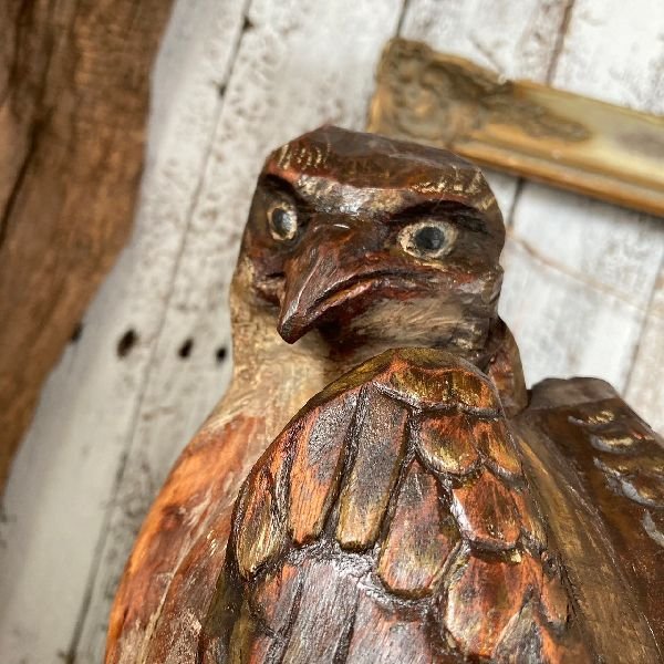 猛禽類の木彫り置物 タカワシ猛禽類鳥の一彫刻木製置物インテリア自