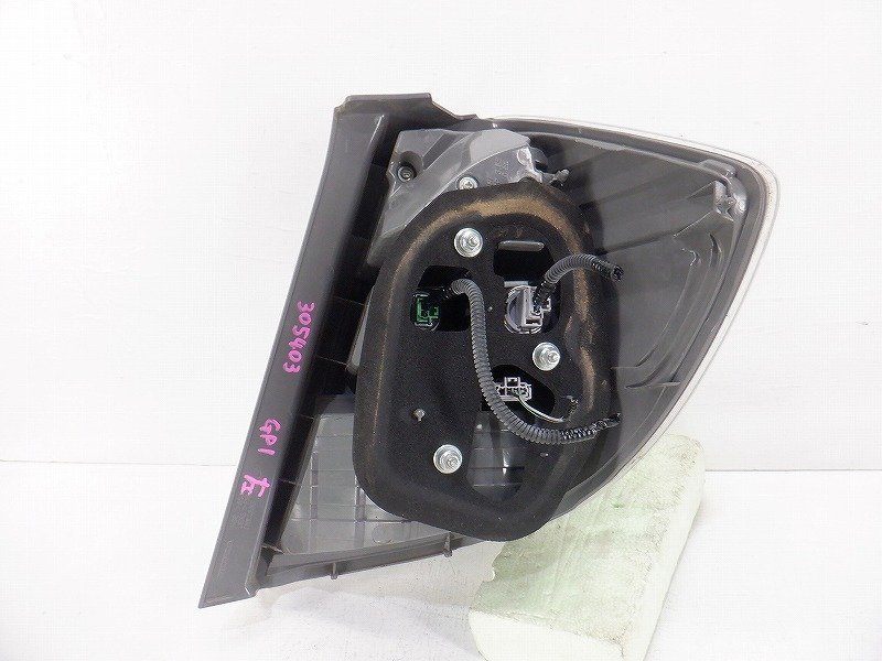 ホンダ フィット ハイブリッド HV GP1 純正 LED テールランプ 左右