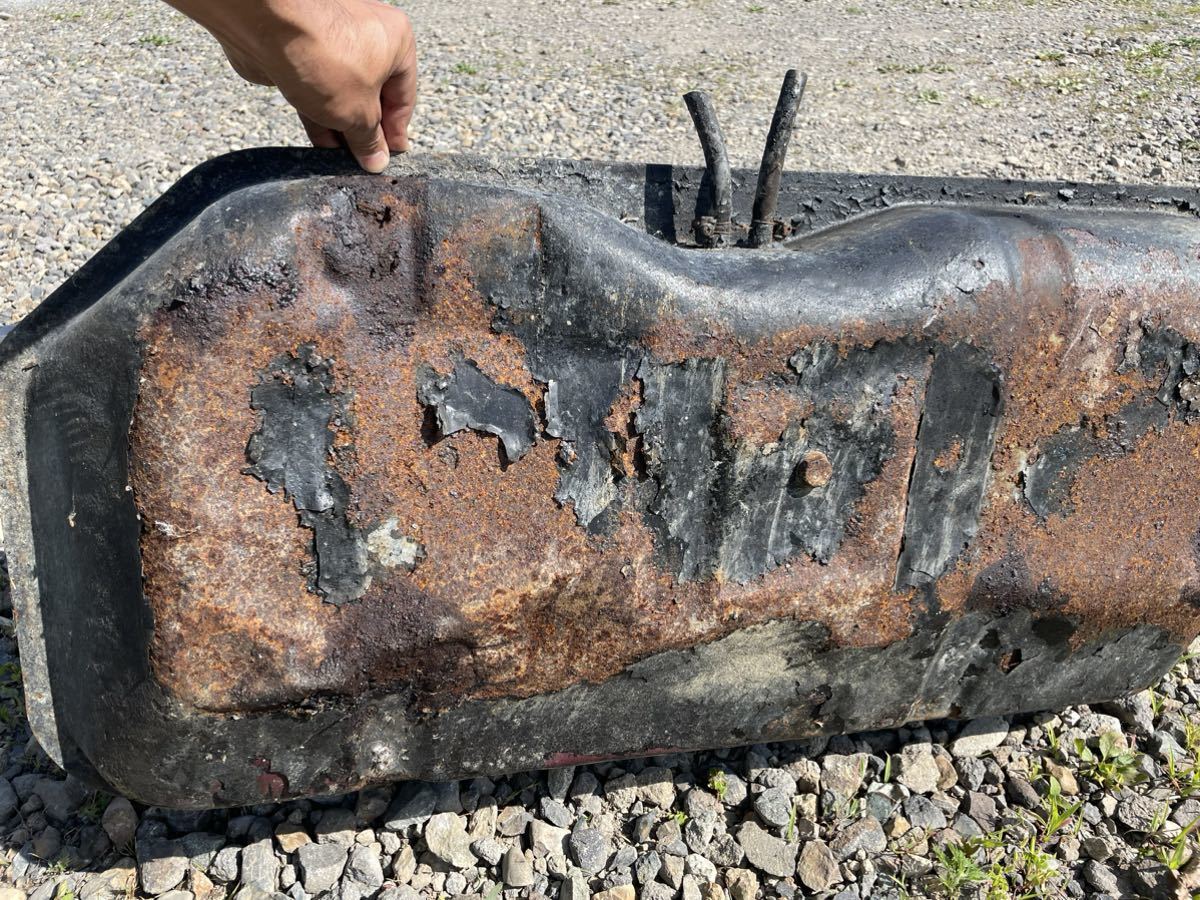 旧車　日産S30系　フェアレディＺ　　中古ガソリンタンク 旧車 日産S30系 フェアレディZ 中古ガソリンタンク 旧車 日産S30系