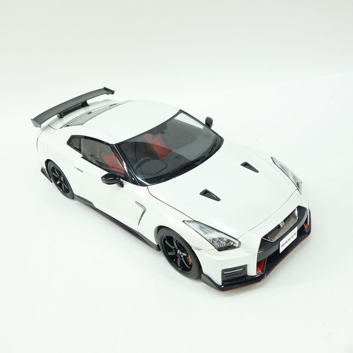 デアゴスティーニ1⁄8 日産 GT-R R35 nismo 1号から完成まで デアゴスティーニ1⁄8 日産 GT-R R35 nismo 1号から完成まで