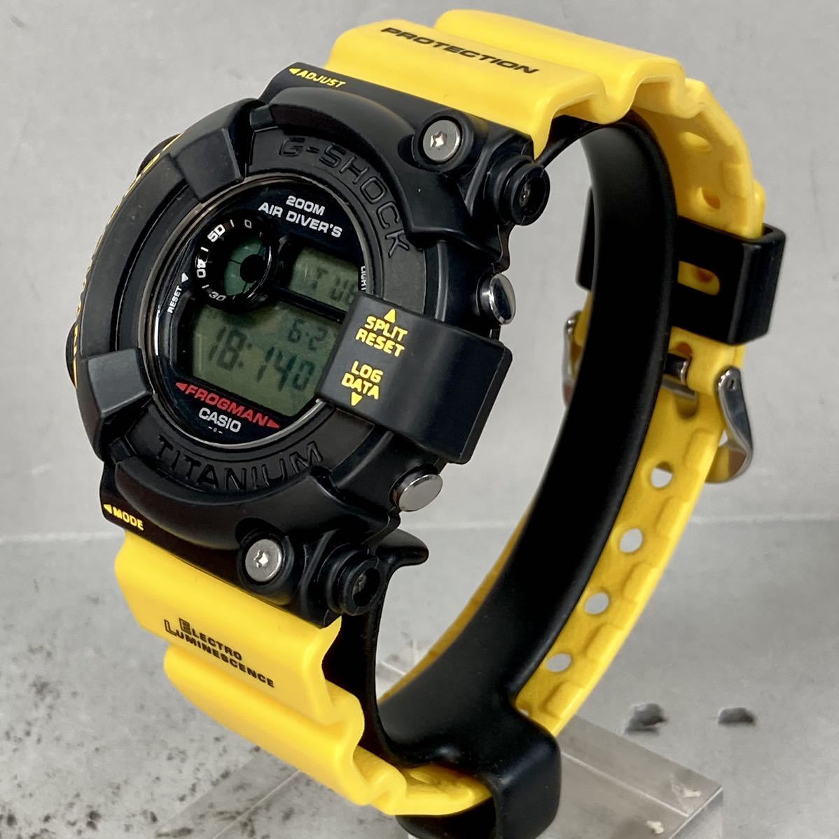 未使用同様 極美品G-SHOCK DW-8200Z-1T FROGMAN フロッグマン MEN IN