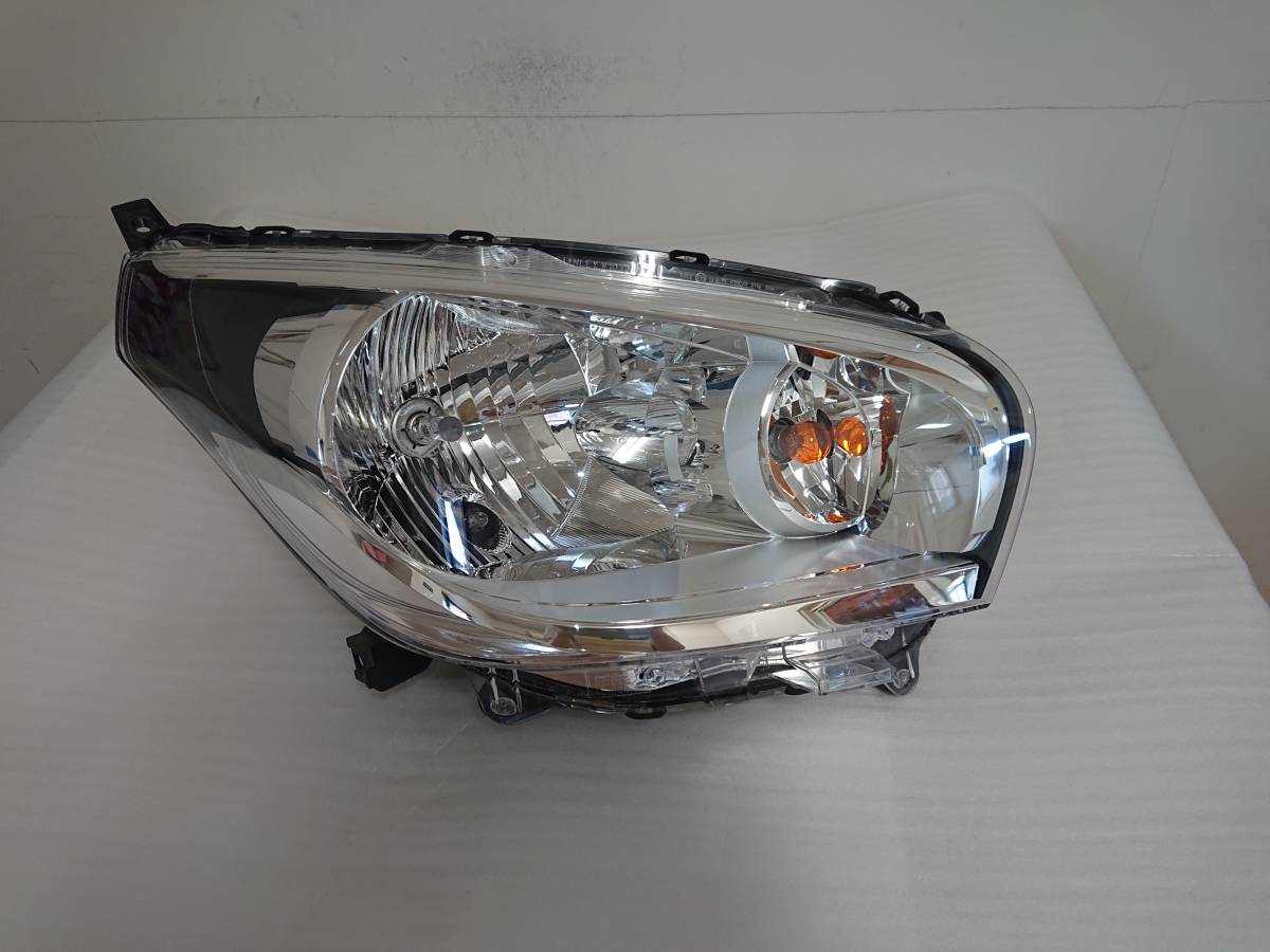 デイズ　B21W　右ヘッドライト　ランプ　STANLEY　W1047　