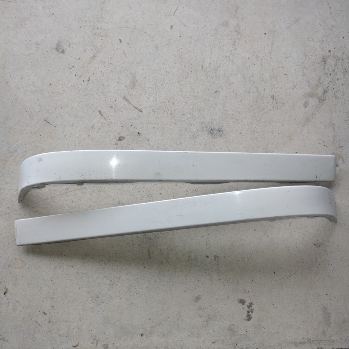 JZX81 GX81 マーク2 純正テールランプ下側ガーニッシュ 左右側 中古 鉄製