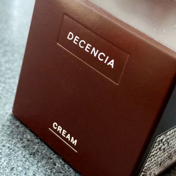 数量限定　9個出品　即決　リニューアル　ディセンシア　クリーム　30g　敏感肌用　新品　2023年4月購入