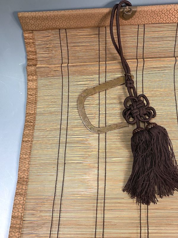 「御簾　三枚」 葦簀 すだれ 茶道 華道 茶室 花唐草文 金具 間仕切 日除け 虫除け 和室 古民具 170×87.5cm y06540500 三ツ折（懐紙入） 名物裂 茶道具 すだれ 葦簀 （ふたえ