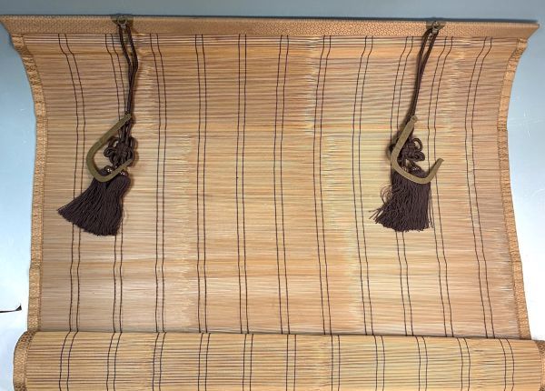 「御簾　三枚」 葦簀 すだれ 茶道 華道 茶室 花唐草文 金具 間仕切 日除け 虫除け 和室 古民具 170×87.5cm y06540500 三ツ折（懐紙入） 名物裂 茶道具 すだれ 葦簀 （ふたえ