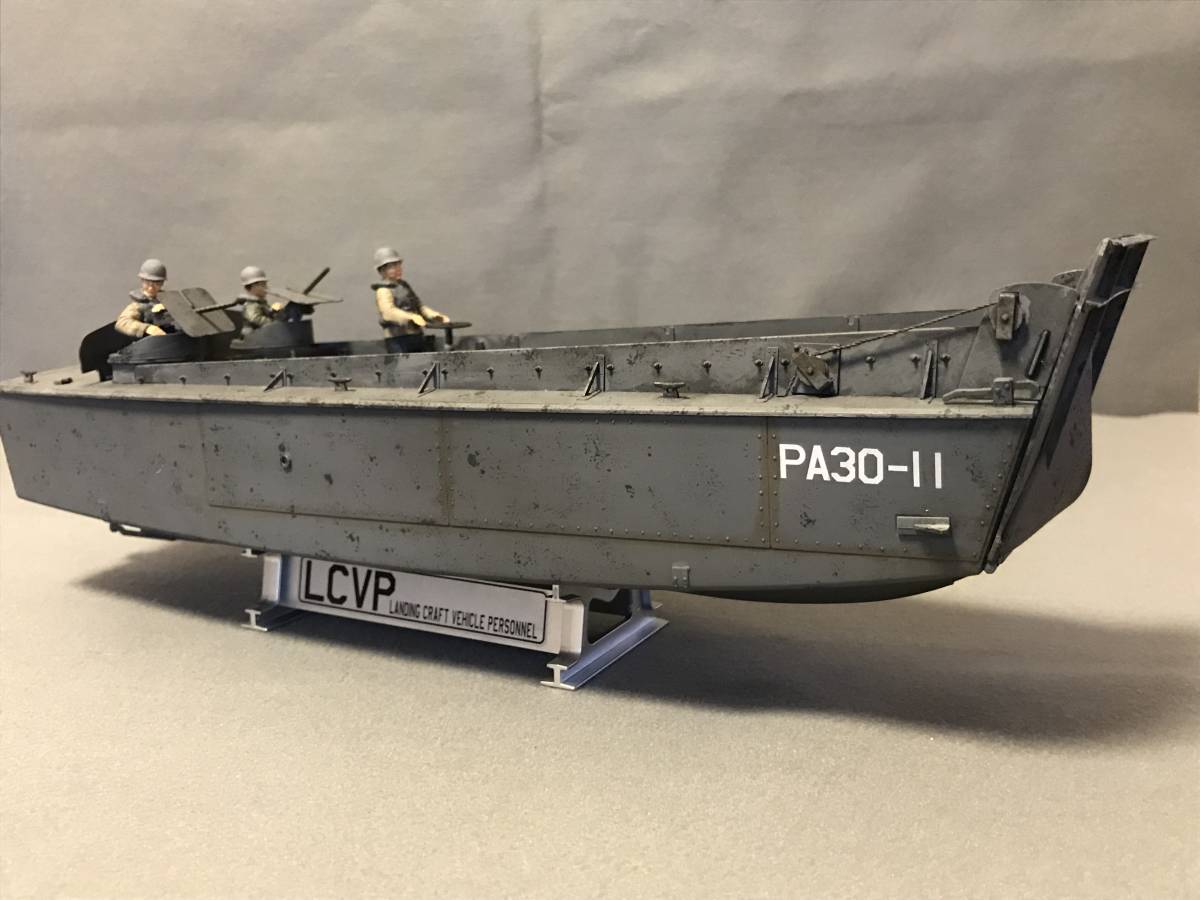 イタレリ1/35 LCVP 上陸用舟艇 素人完成品フィギュア3体付属 土日のみ 