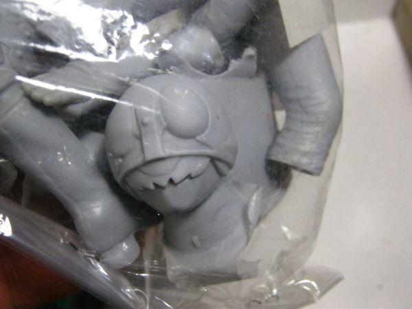 送料350円○未組立品○ガレージキット ソフビキット○海洋堂 1/8○仮面
