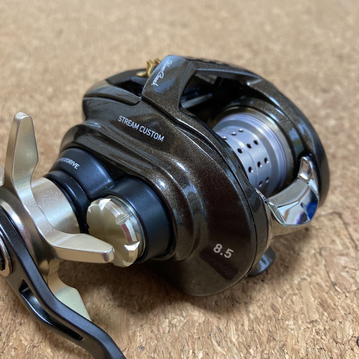 ダイワシルバークリーク AIR TW ストリームカスタム ベイトリール