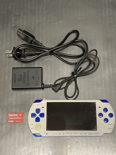 ●【簡易動作確認済/箱無】PSP-3000 ホワイト/ブルー　ACアダプター・メモリースティック4GBセット