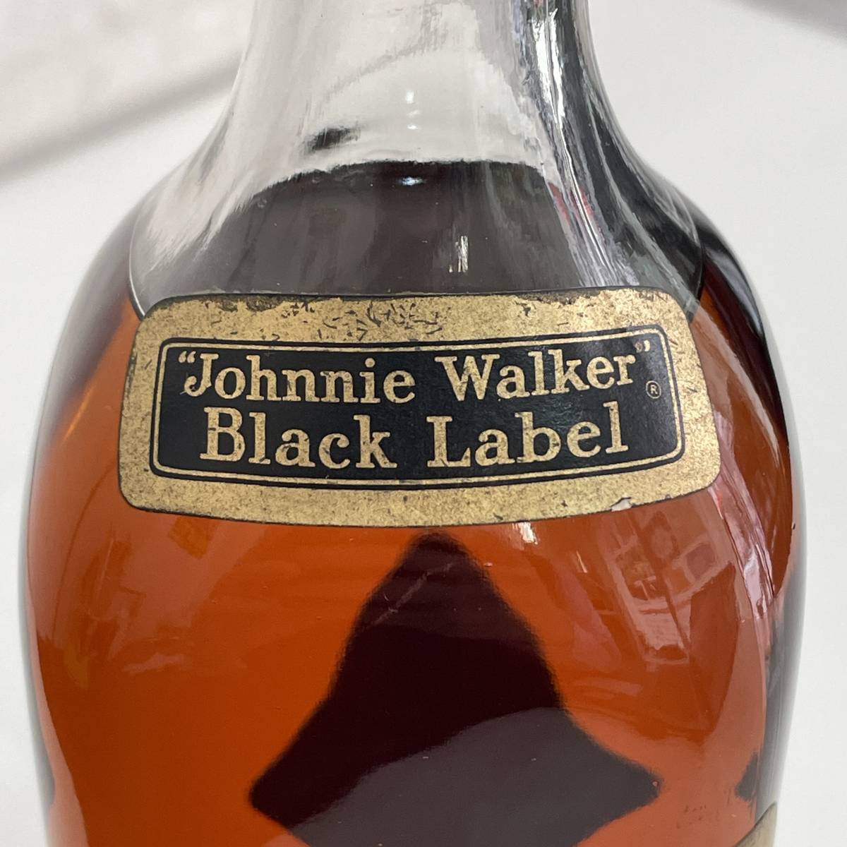 ジョニーウォーカー ブラックラベル ジョニ黒 金キャップ 白紋章 約