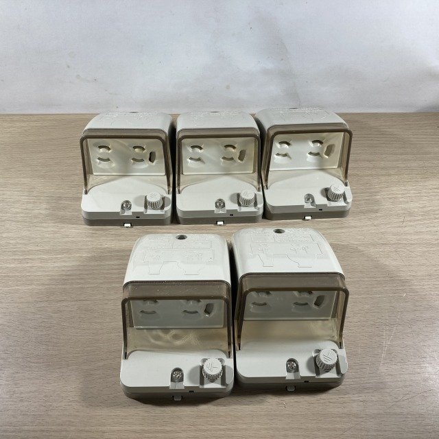 (5個セット)WK4102K フル接地防水コンセント 露出・埋込両用 パナソニック(Panasonic) 【未使用 開封品】 ■K0036118