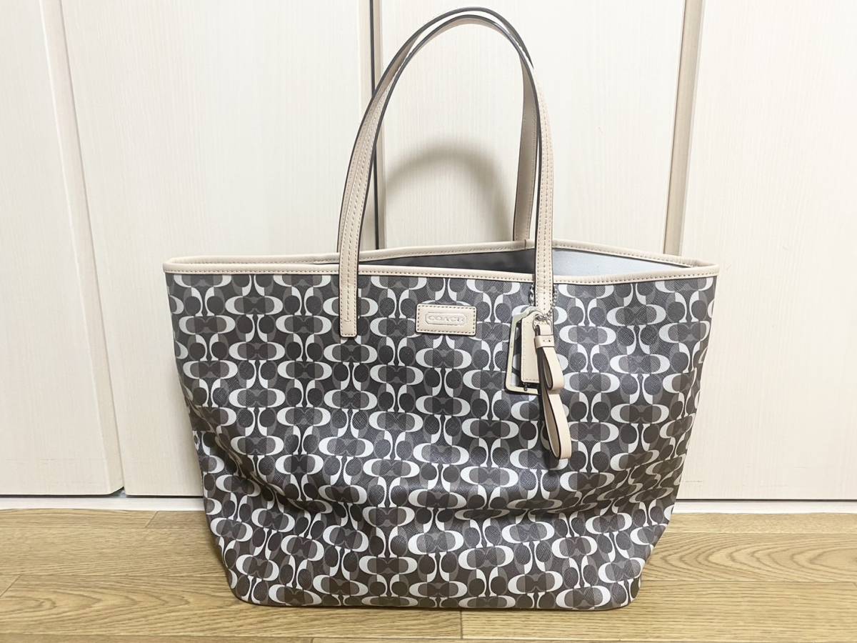 【未使用品】 COACH コーチ シグネチャー トートバッグ ショルダーバッグ 肩掛け PVC レザー ベージュ レディース 通勤 通学