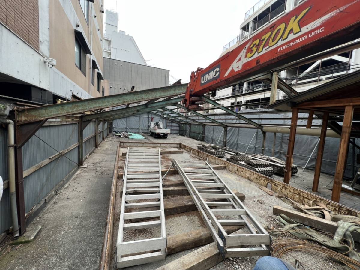 061599大型鉄骨倉庫幅10360㎜、奥行19090㎜、高さ2000～3310㎜ 骨組みセット ガレージ車庫倉庫事務所に直