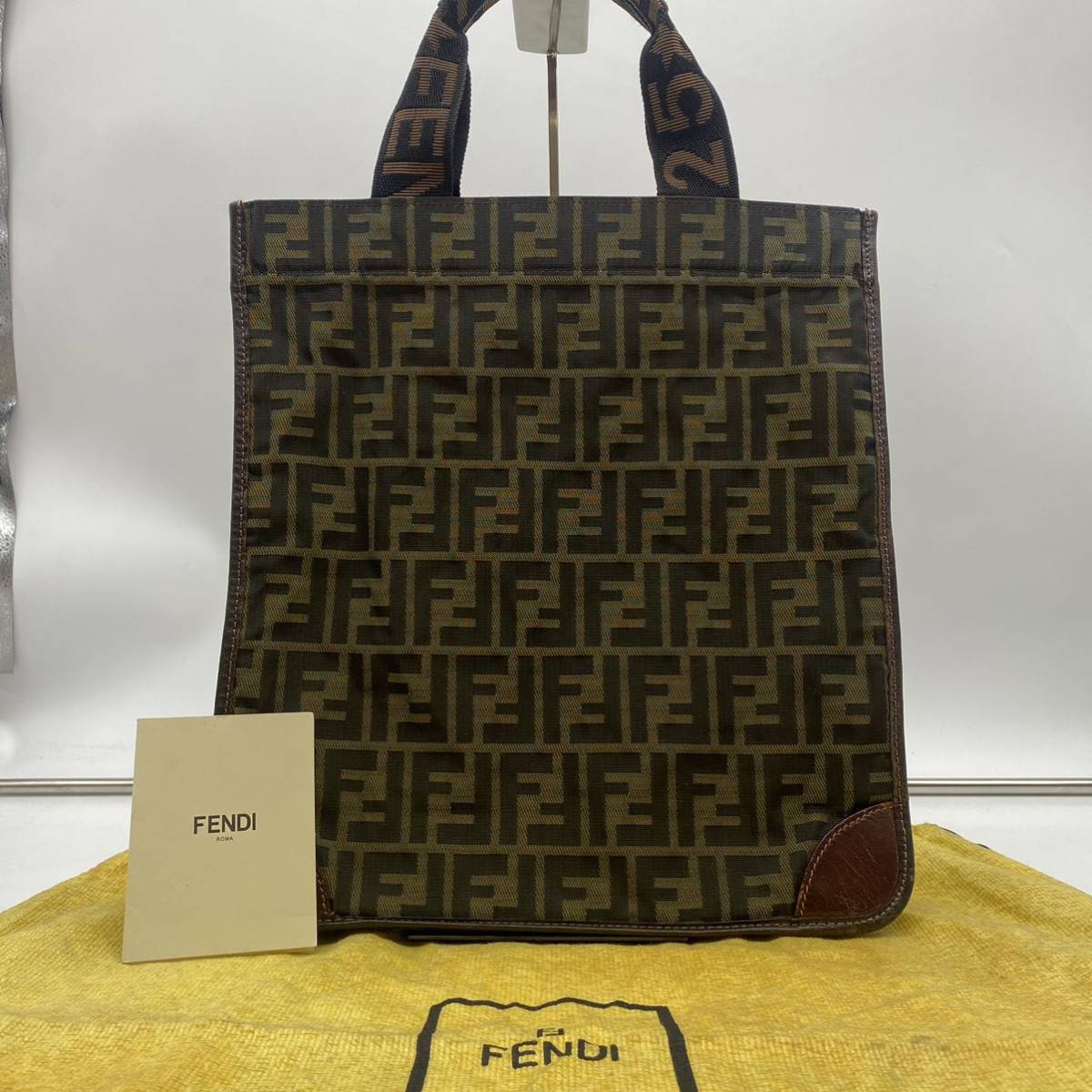 FENDI トートバッグ 肩掛け イントレチャート FF金具 裏地ズッカ柄 本