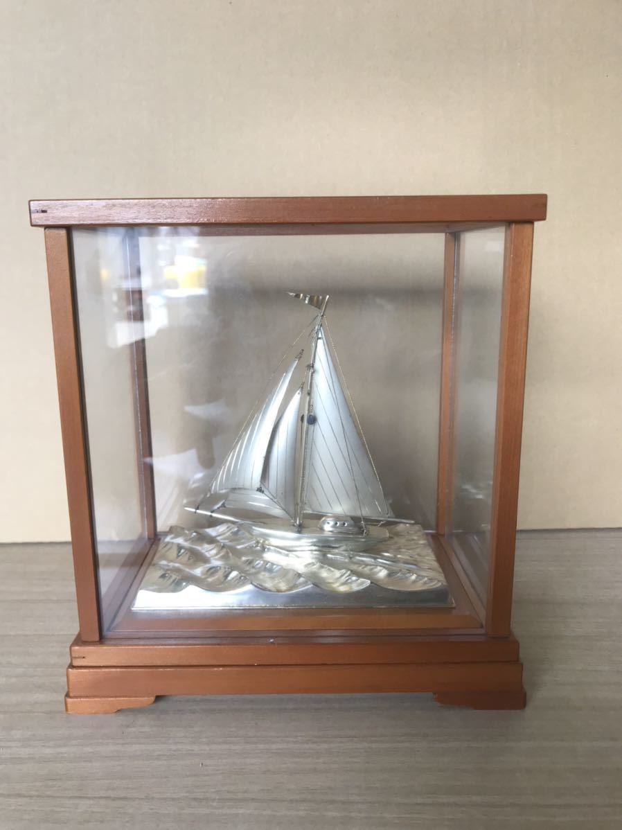 【美品】銀製 ヨット 置物 ガラスケース入り 置物 ヨット 銀製 飾り ディスプレイ スターリング AF【中古】銀製