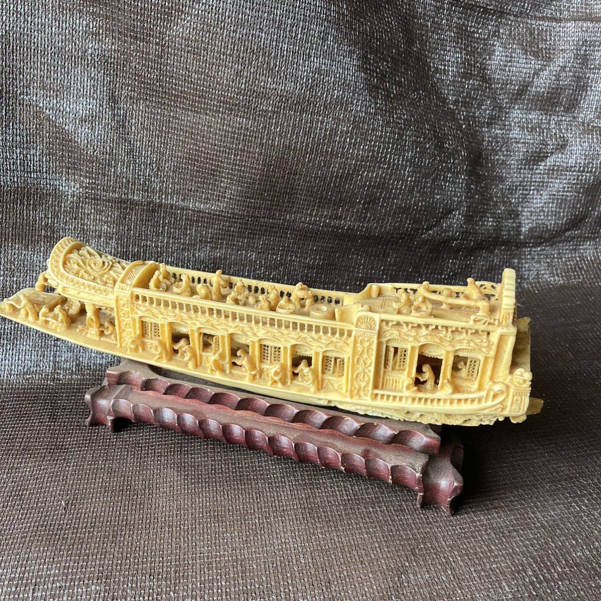 古玩 透かし彫り 中国美術 民芸品 彫刻 置物 王朝 飾り物 インテリア オブジェ 船置物 船 細密細工 透かし彫り