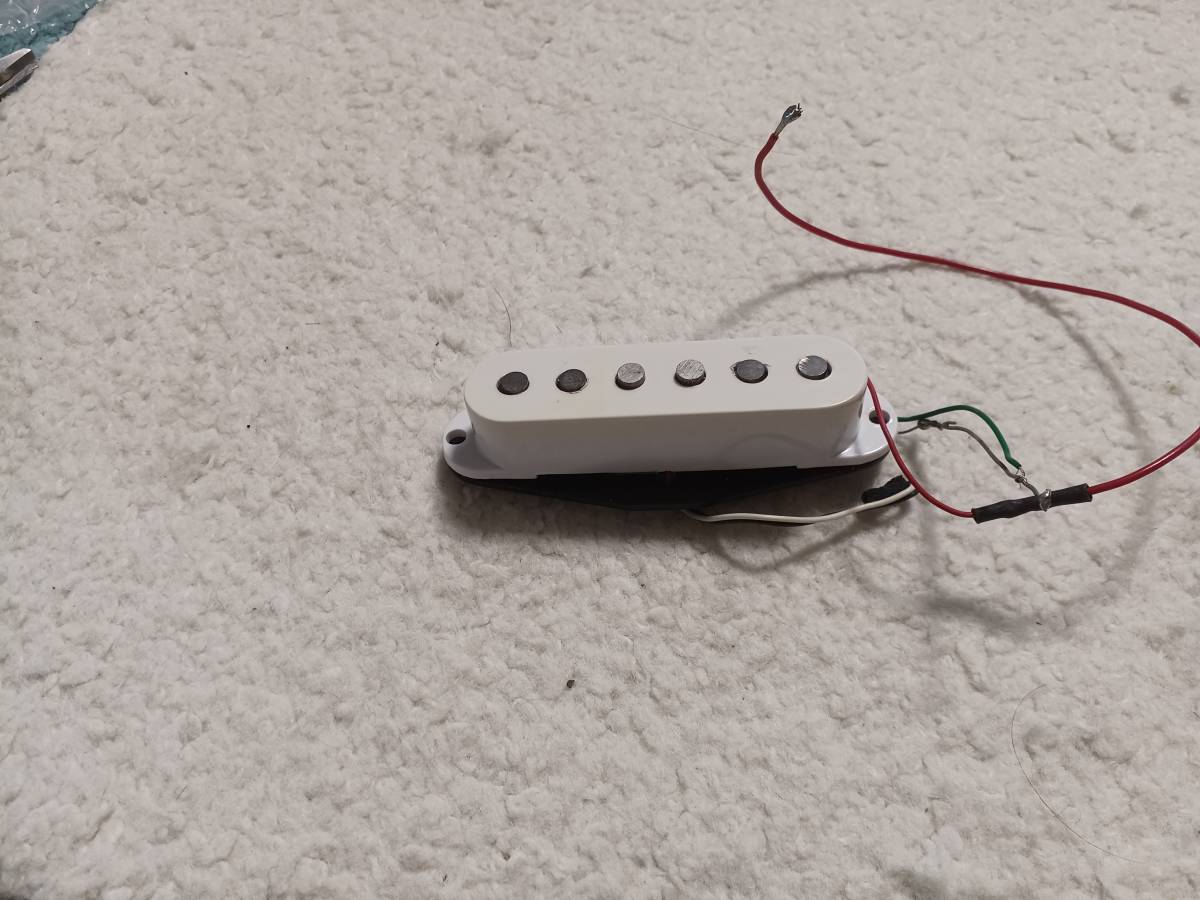 5）DIMARZIO DP117 HS-3 WHITE 若干日焼け ディマジオ HS-3 - DP117