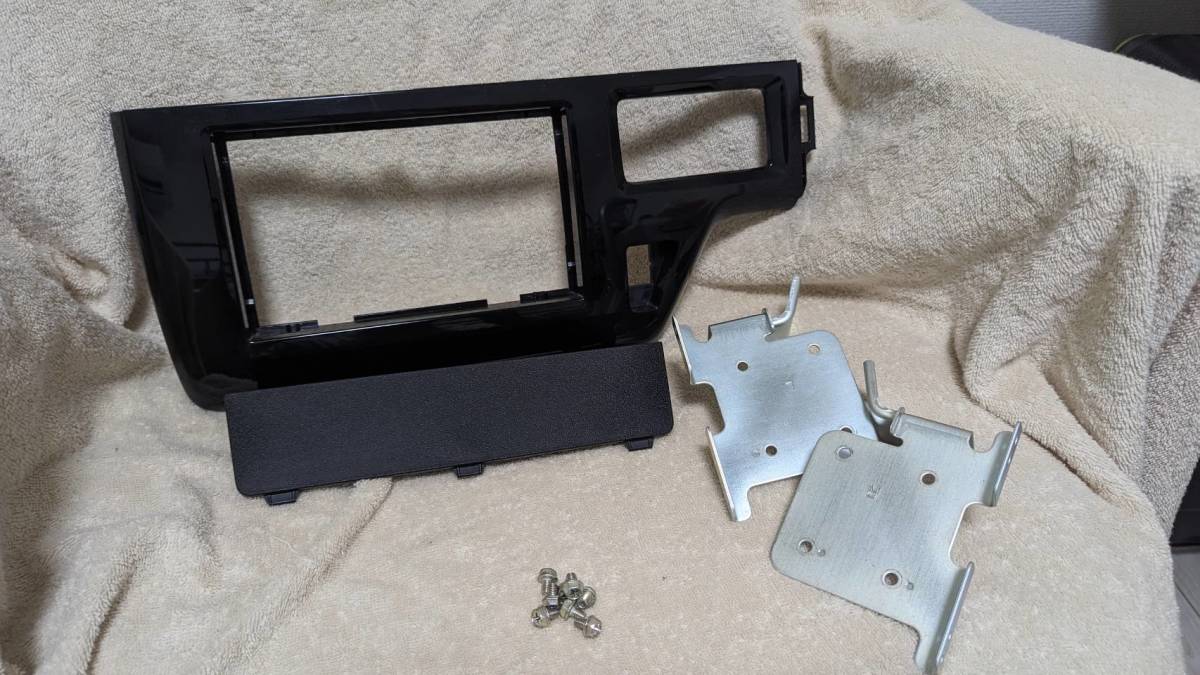 【美品】ステー付き　ホンダ ステップワゴン スパーダ ハイブリッド RP5型 大型ナビ用パネル インパネ ナビパネ パネル