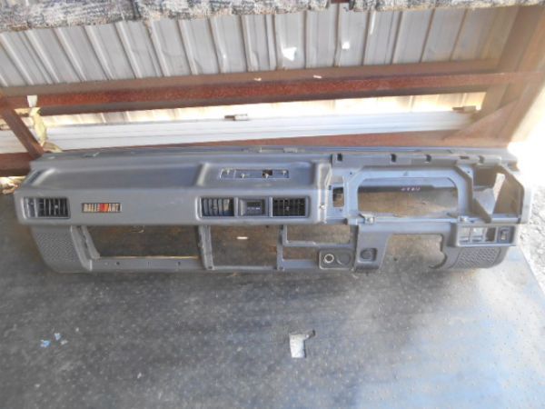 11820) P25W デリカ　スターワゴン ダッシュボード　G89H81