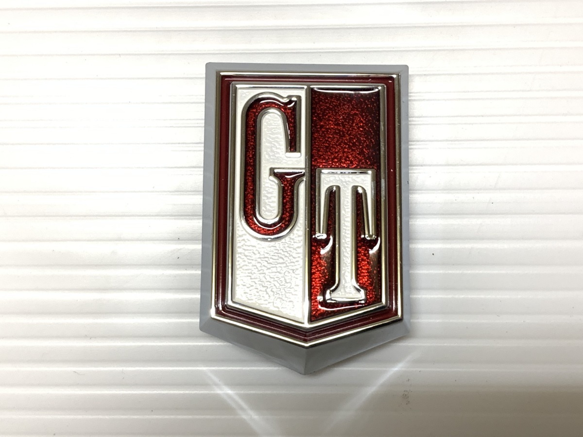 ☆ ハコスカ 2ドア用 フロント フェンダー GT エンブレム 赤 GT