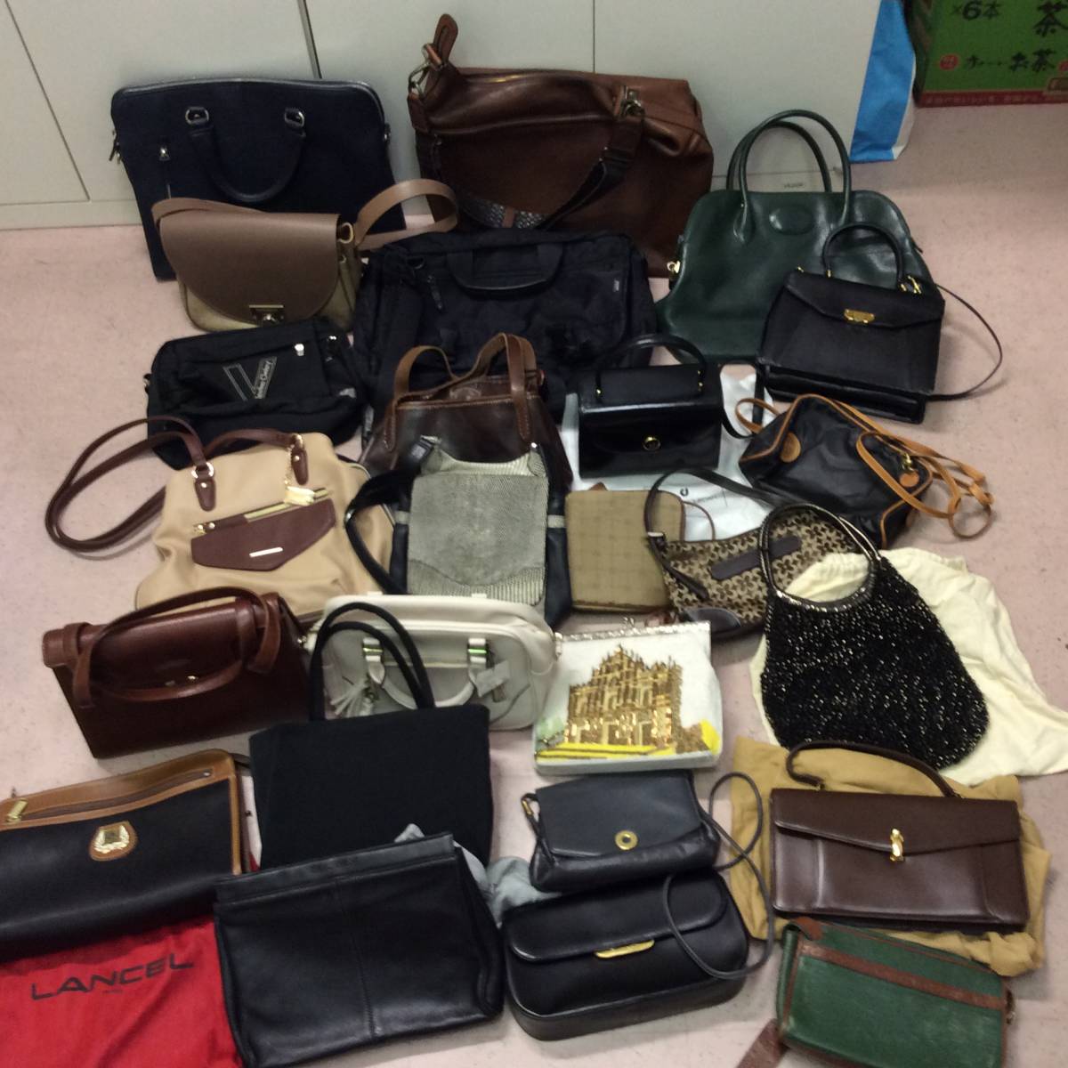 ○美品○MORABITO○モラビト ショルダーバッグ○ビジネス 通学○黒