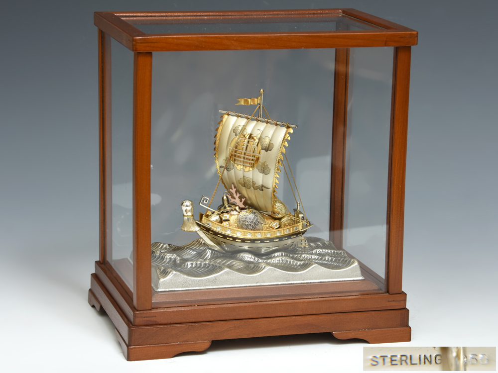 爆買い，限定セール 銀製 宝船 宝舟 STERLING SILVER950 重量94g 銀 銀細工 金属工芸 置物 オブジェ ガラスケース /純銀 z5286o(置物)｜売買されたオークション情報、yahooの商品情報をアーカイブ公開 - オークファン 置物