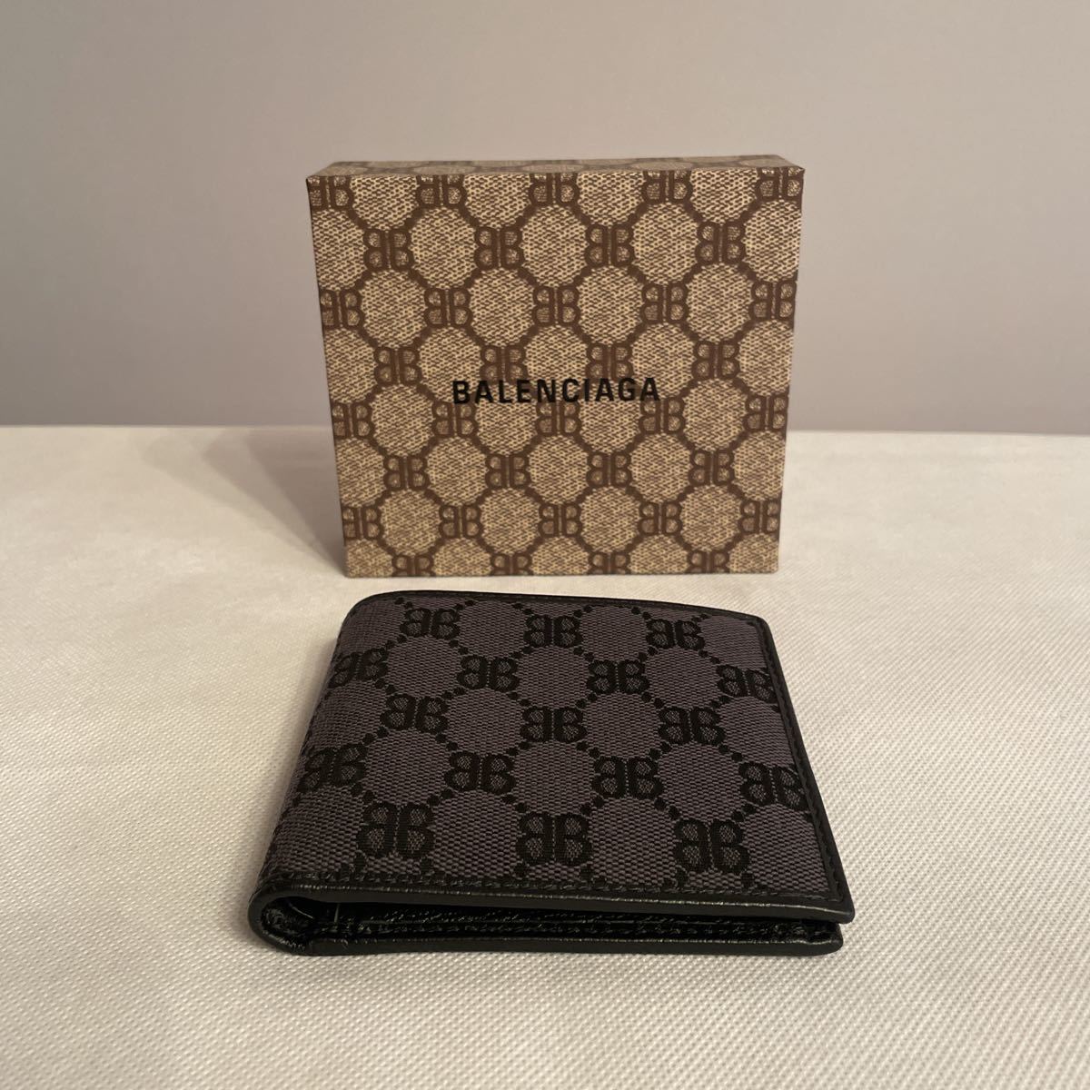 1円スタート GUCCI × BALENCIAGA THE HACKER PROJECT 二つ折り財布