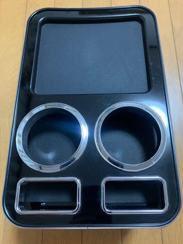 ミツビシ デリカ D5 ヒカリオート MADLYS センターテーブル フロント ピアノブラック 入手不可タイプ　手渡し可能 美品