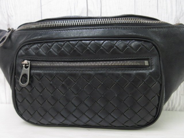 美品 BOTTEGA VENETA ボッテガヴェネタ イントレチャート ボディバッグ